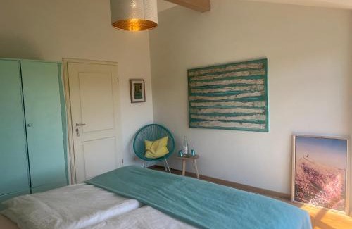 Oberdorla House | Villenzimmer mit eigenem Bad, Kunst und Aussicht