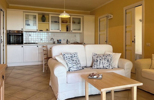 Chia Villa | VILLETTA KAYTE - Lovely villetta in central location, sea views, near beach