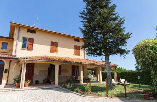 Granarola Villa | Villetta Leccino Home tra Collina e Mare by Yohome