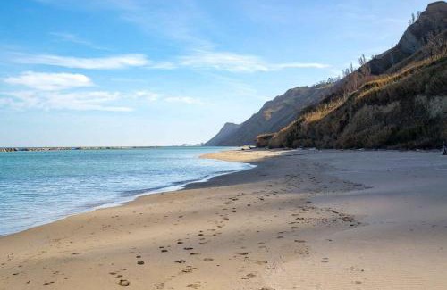 Granarola Villa | Villetta Leccino Home tra Collina e Mare by Yohome