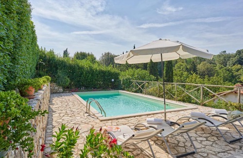 Simignano Villa | Villino Marmoraia