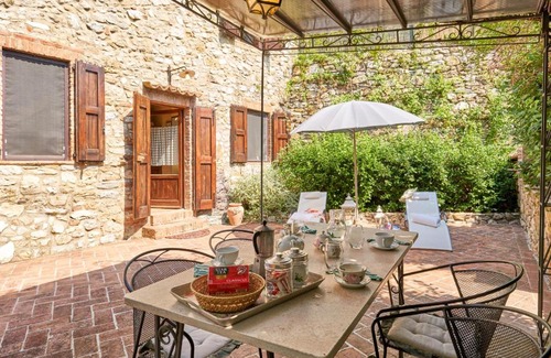 Simignano Villa | Villino Marmoraia