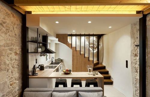 Archanes Apartment | Vin Dimora Suites With Shared Pool - Vino Bianco