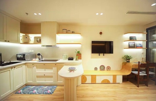 Quang An Apartment | Vincent's Home at D’le Roi Soleil West Lake