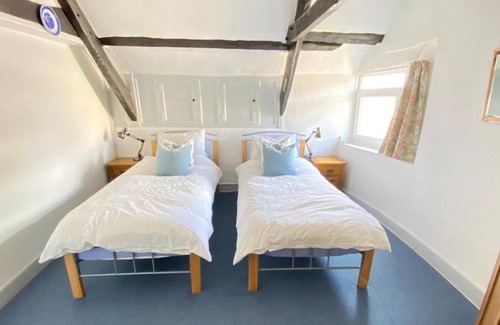 Totnes Apartment | Vine Apartment