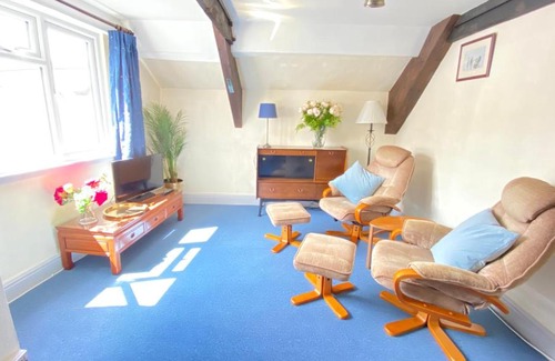 Totnes Apartment | Vine Apartment