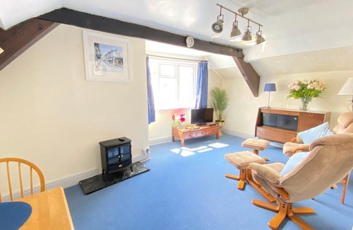 Totnes Apartment | Vine Apartment