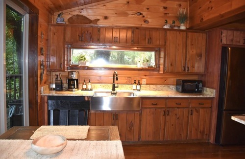 Broken Bow Cabin | Viney's on the River ~ Waterfront Couple's Retreat