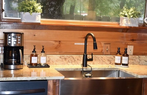 Broken Bow Cabin | Viney's on the River ~ Waterfront Couple's Retreat