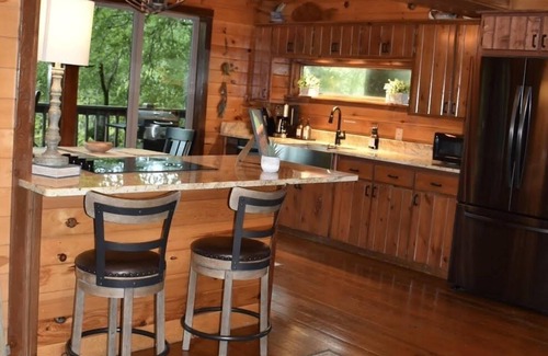 Broken Bow Cabin | Viney's on the River ~ Waterfront Couple's Retreat