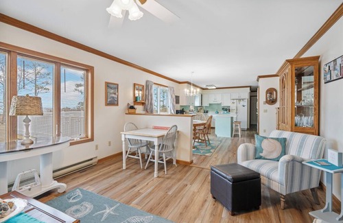 Chincoteague House | Vineyard Cove - Direct Bayfront on Chincoteague Island