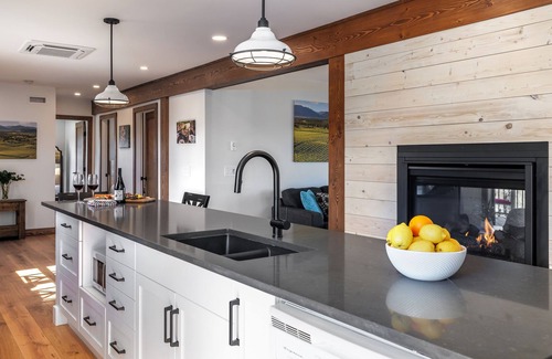 Southeast Kelowna Cottage | Vineyard Cottage in Wine Country!