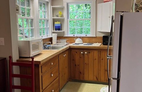 Vineyard Haven Cottage | Vineyard Haven Guest Cottage