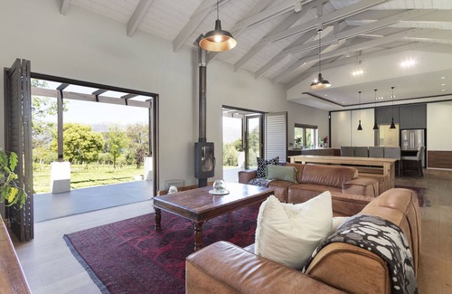 Helderberg Rural House | Vineyard Manor @ 13 Vines