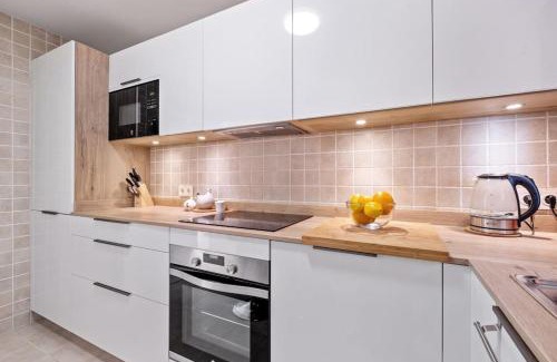Puerto de la Duquesa Apartment | Vineyard Shores - Manilva