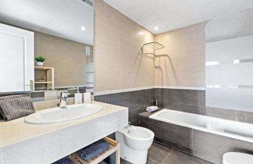 Puerto de la Duquesa Apartment | Vineyard Shores - Manilva