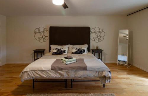 Prince Edward House | Vineyard Suite - Family Friendly in Picton PEC