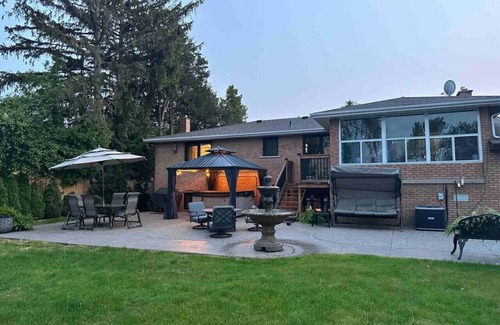 Historic Old Town Condo | Vineyard views, hot tub, clean and spacious rooms