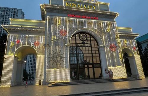 Thanh Xuan Apartment | Vinhomes Royal City 2 Bedroom!