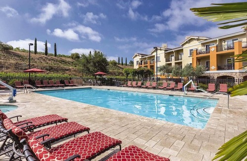 Napa Apartment | Vino Bello Studio 2 Double beds sleeps 4/kitchenette/free shuttle to Bottle Rock