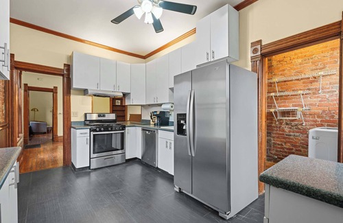 Italian Village House | Vino & Vibes Villa Sleeps 6!