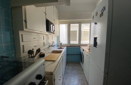 Principe Real Apartment | Vintage 1BR Ap Close to Principe Real