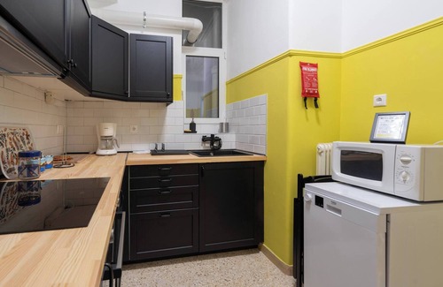Mousio Apartment | Vintage 1BR Timeless Beauty