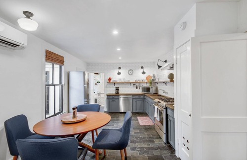 Galindo House | Vintage Bungalow Oasis Near SoCo