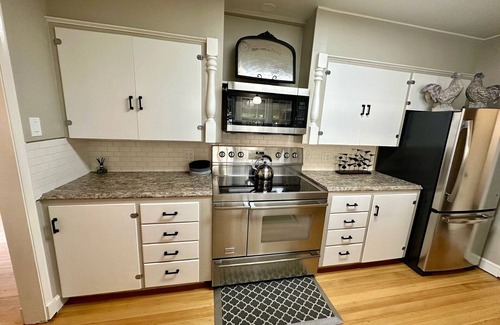 Casper House | Vintage Charm & Modern Luxe