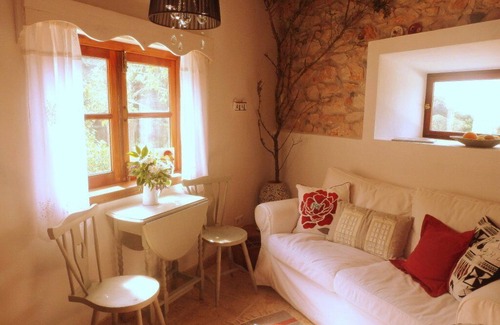 Sintra Cottage | Vintage Chic, Romantic, Cosy Cottage, On Edge Of Historic Centre, Yet Secluded