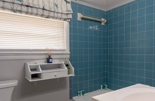Myrtle Grove House | "Vintage-Chique meets Pensacola Trendy" 3/1 w/fenced yard, beaches, bases & DT.