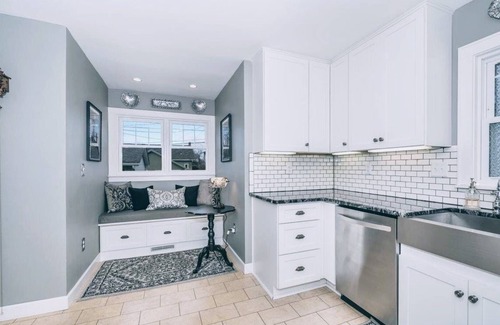 Superior House | Vintage Colonial Escape with Modern Amenities