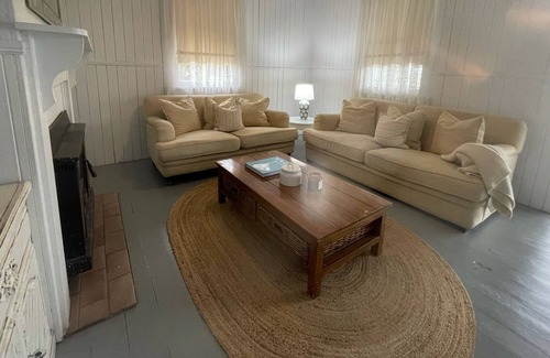 Stanthorpe House | Vintage Cottage Stanthorpe