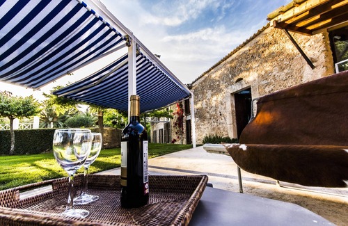 Sencelles House | Vintage' country house with charm, 2 - 8 persons, center of the island, wifi, pool, BBQ