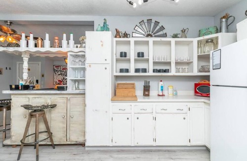 Rio Linda House | Vintage Eclectic Home Near Sacramento Airport