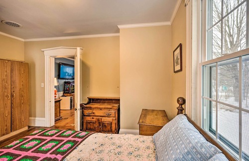 Rumford Point House | Vintage Farmhouse: Near Sunday River Ski Slopes!