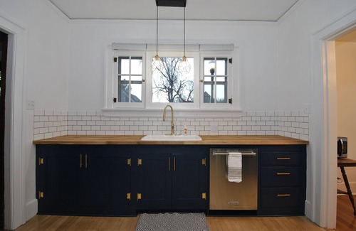 Sheridan House | Vintage Gem in the Heart of Sheridan
