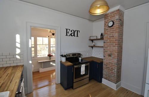 Sheridan House | Vintage Gem in the Heart of Sheridan