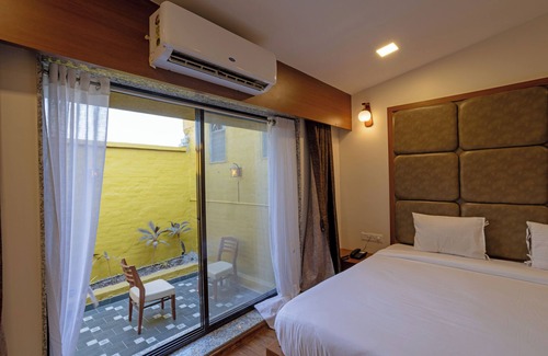 Ahmednagar Hotel | Vintage Hills Resort