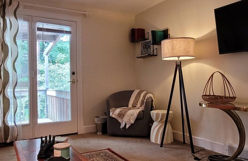 Lexington Apartment | Vintage Lex Loft