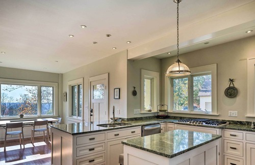 Granville House | Vintage-Mod Getaway w/ Deck + Private Pool!