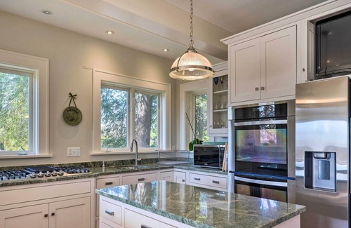 Granville House | Vintage-Mod Getaway w/ Deck + Private Pool!