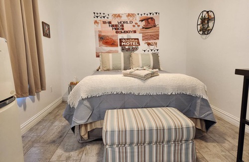 Fort Myers Apartment | Vintage Peace of Heaven #4