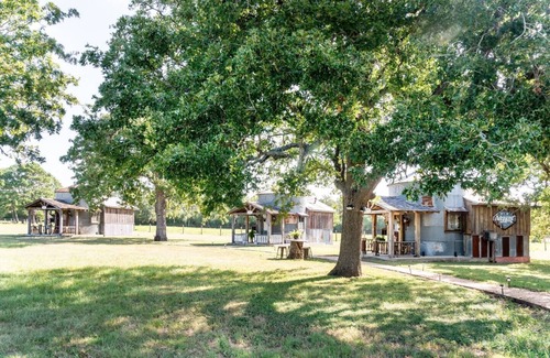 La Grange Cabin | Vintage Silo #1 | 8 Min. to Round Top | Sleeps 3