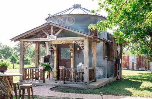 La Grange Cabin | Vintage Silo #1 | 8 Min. to Round Top | Sleeps 3