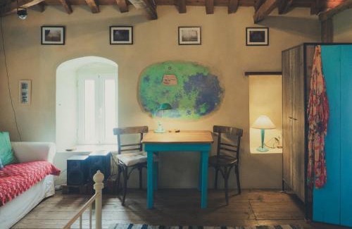 Zarakas Ski Chalet | Vintage Stone-built Country Cottage in Richea