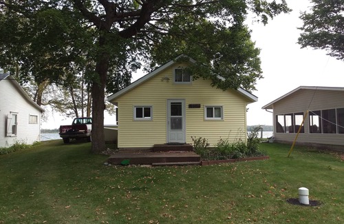 Cormorant Cabin | Vintage Upper Cormorant Lake Cabin