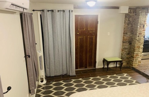 Uptown Historic District Apartment | Vintage Uptown Hidden Gem, Walk to Everything New Renovation!