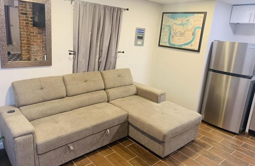 Uptown Historic District Apartment | Vintage Uptown Hidden Gem, Walk to Everything New Renovation!