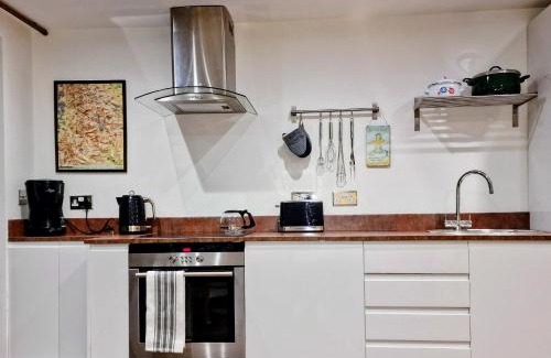 Sheffield Apartment | Vintage vibe with modern conveniences - Sheffield & Peak District!
